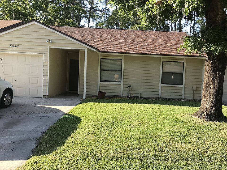 Beautiful Garden Home. Why rent a tiny apartment when you can have a whole 3 Br/2 bath home!