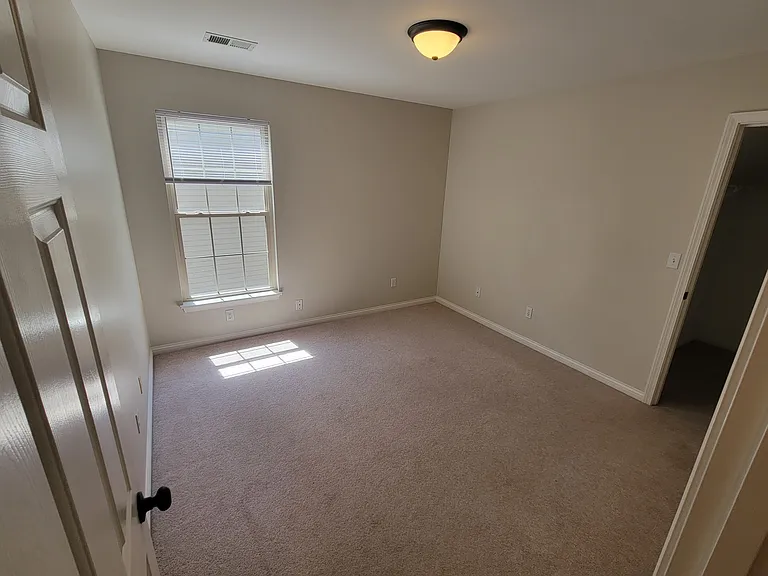 421 Forest Hill Dr — Photo 16