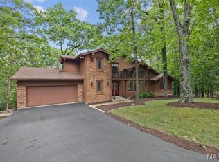 1509 Redbriar Dr, High Ridge, MO 63049