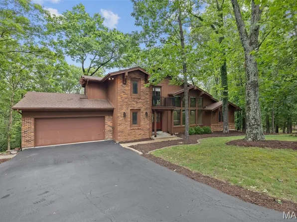 1509 Redbriar Dr, High Ridge, MO 63049