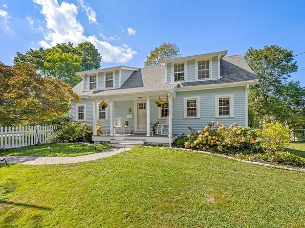 76 Downer Ave, Hingham, MA 02043