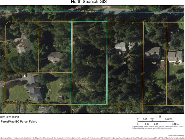 537 Cromar Rd, North Saanich, BC V8L 5M5