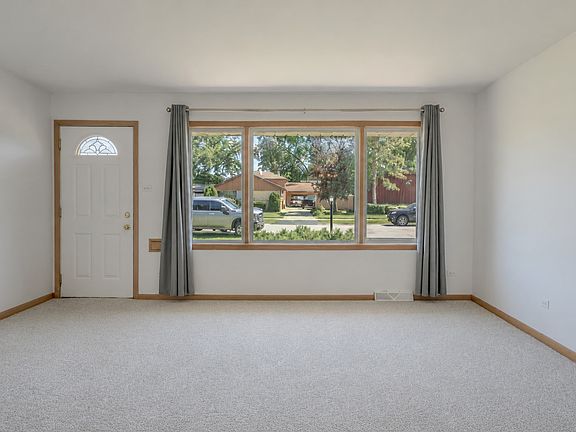5th image of 10808 S Rutherford Ave