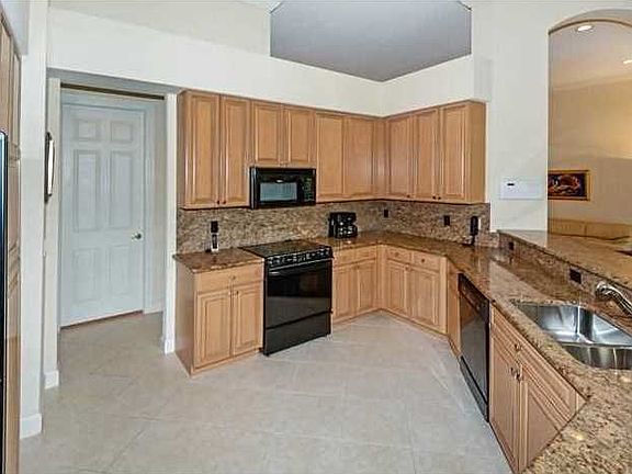 3rd image of 2414 NW 138th Dr