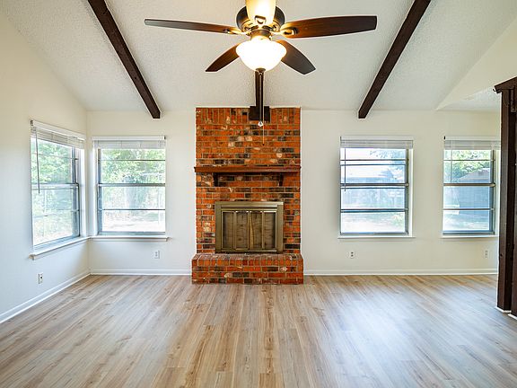 2nd image of 1201 Farhills Dr