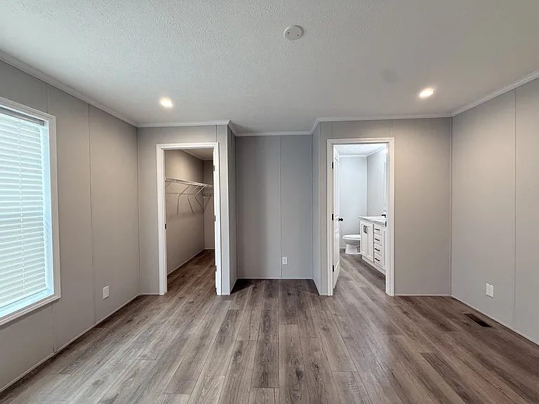 29800 Guilford Cir #161 — Photo 8