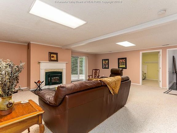 3rd image of 50 Shawnee Oaks Dr