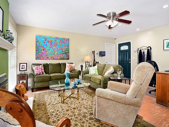 3rd image of 22954 Blythe St