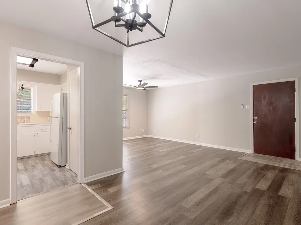 818 University Ave #6