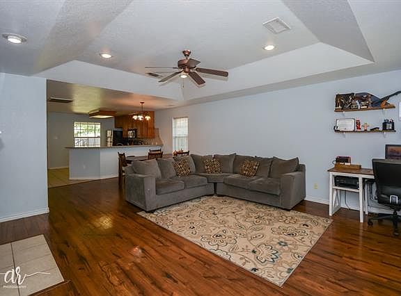 3rd image of 806 Eastover Dr