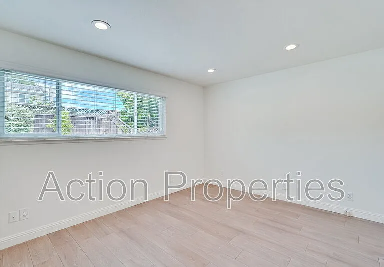 2126 Warmwood Ln — Photo 11