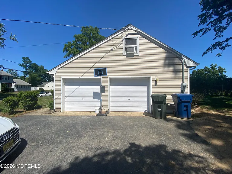 43 Dwight Dr — Photo 8