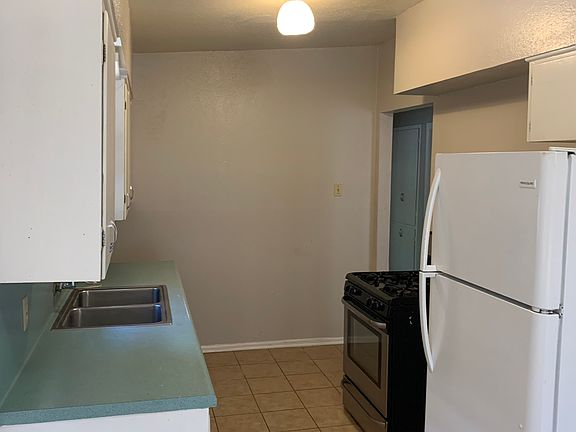 4th image of 5422 Neer Ave