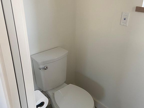 1/2 bath (upstairs).