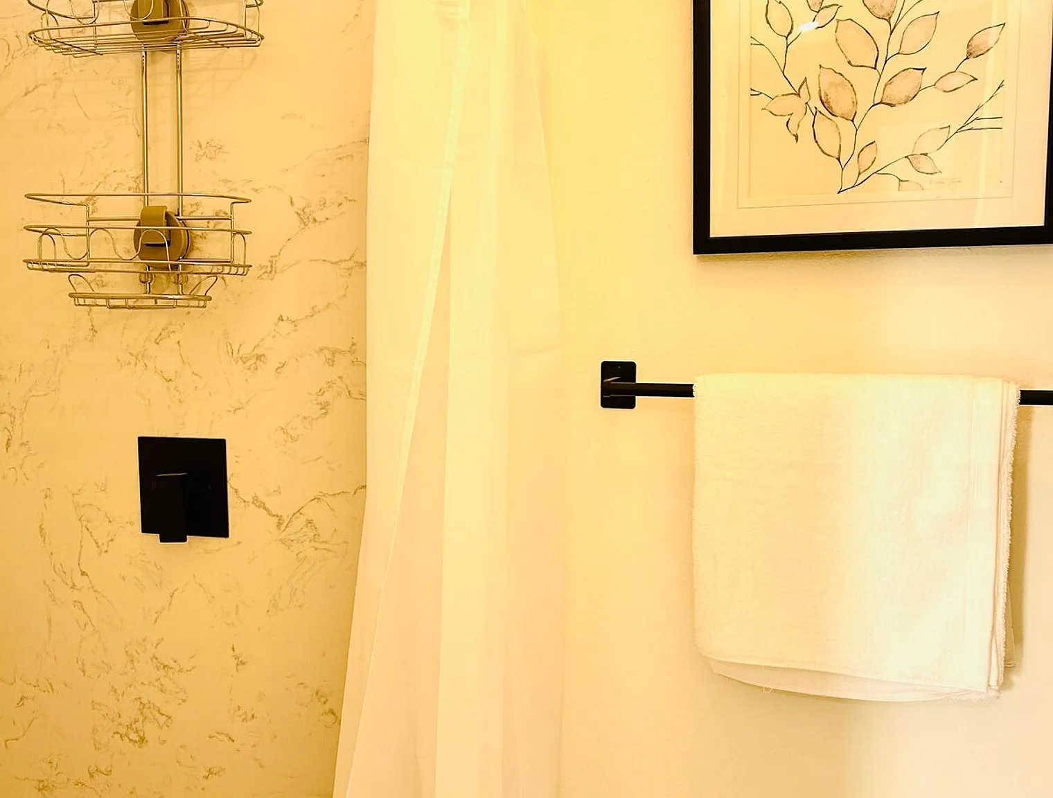 4 bed, 2.0 bath, $7,125 — Photo 4