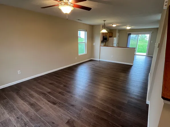 613 Fair Bluff Dr, Wentzville, MO 63385