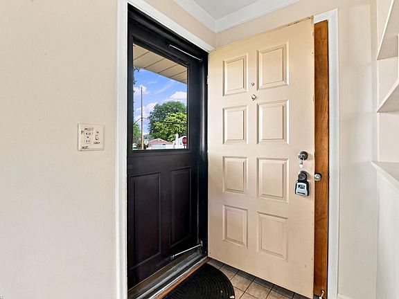 3rd image of 28298 Edward Ave