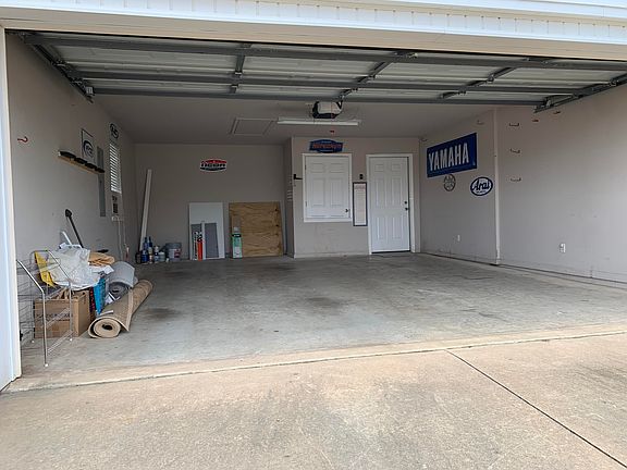 3rd image of 104 Marie Dr
