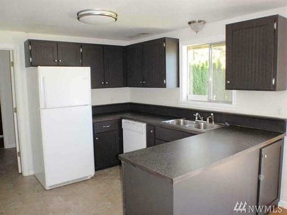 3rd image of 15822 122nd Ave NW