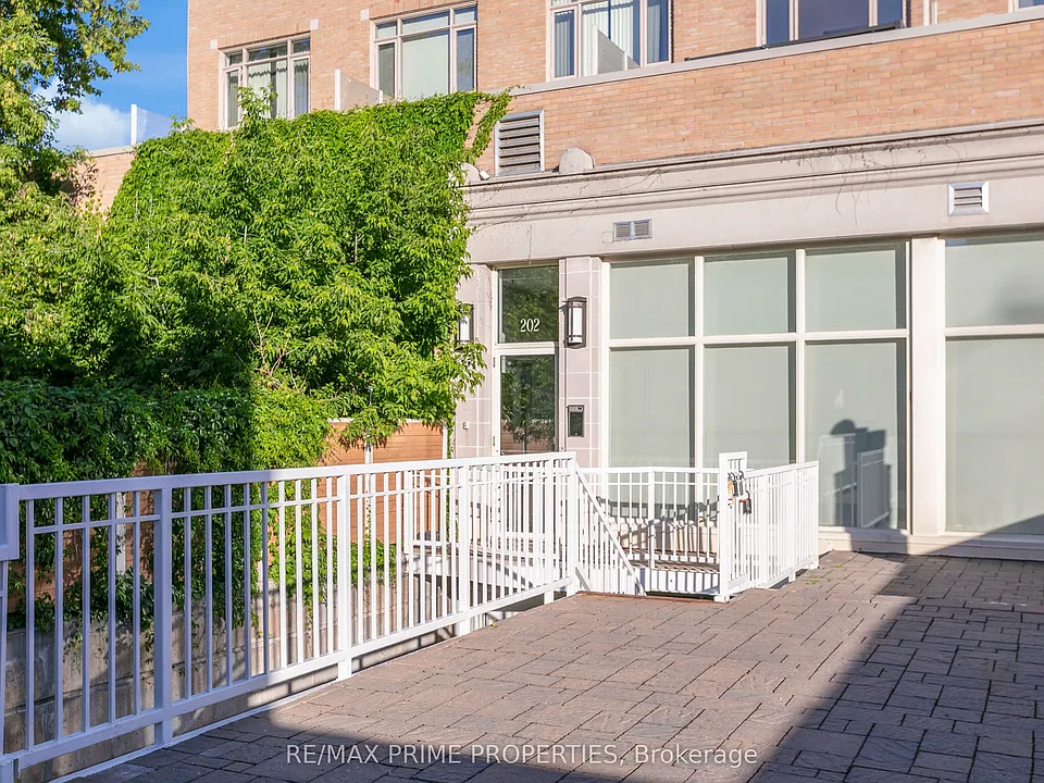 202 Saint Patrick St #10
