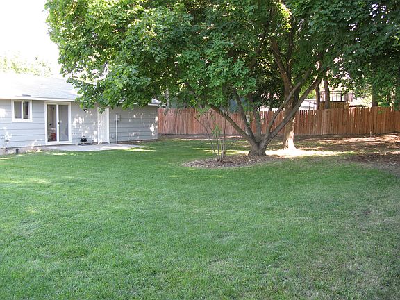 2nd image of 20851 Sequoia Pl
