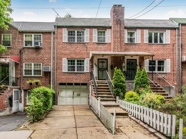 88 Parkway North, Yonkers, NY 10704