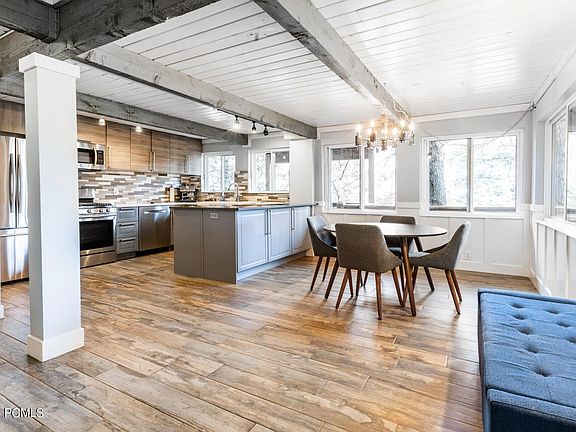 3rd image of 140 Saint Moritz Strasse