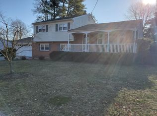 15 Royal Oak Rd, Lawrence Twp, NJ 08648