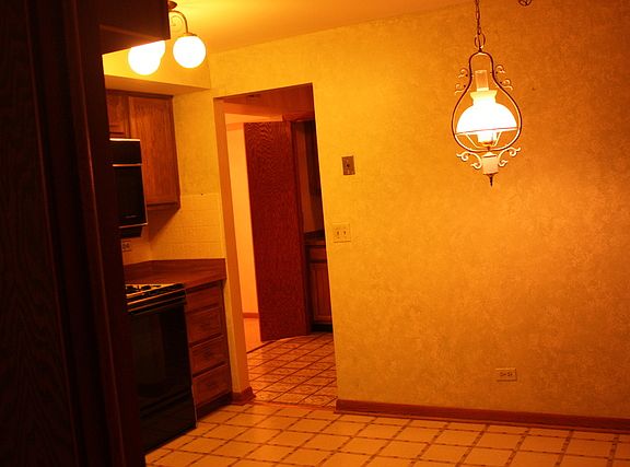 5th image of 121 S Spruce Ave APT 208