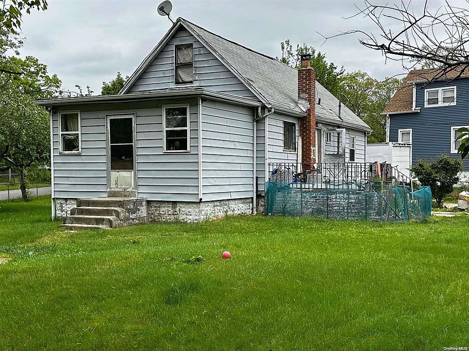 1st image of 10 Lake Drive