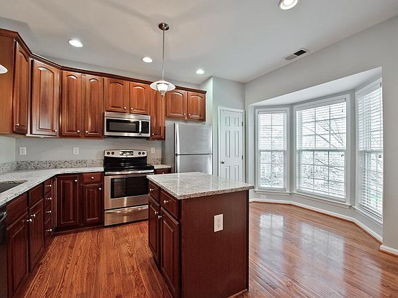 4th image of 13535 Merry Chase Ln