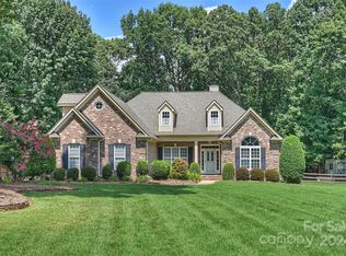 122 Barton Pl, Mooresville, NC 28117