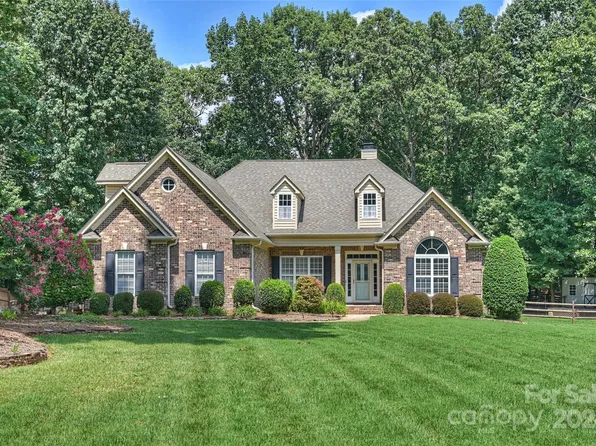122 Barton Pl, Mooresville, NC 28117
