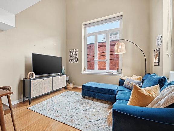 5th image of 325 S Highland Ave APT 205
