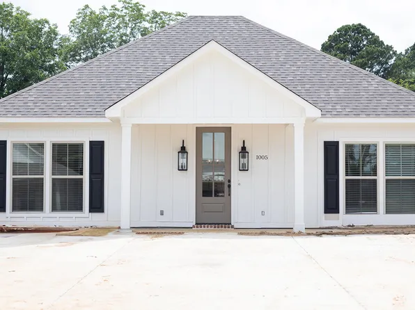 1005 Celi Pearl Cv, New Albany, MS 38652