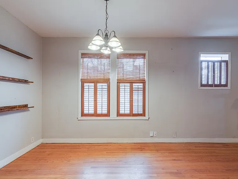 2293 Jackson Ave — Photo 7