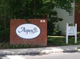 99 Keystone Ct, Piscataway, NJ 08817