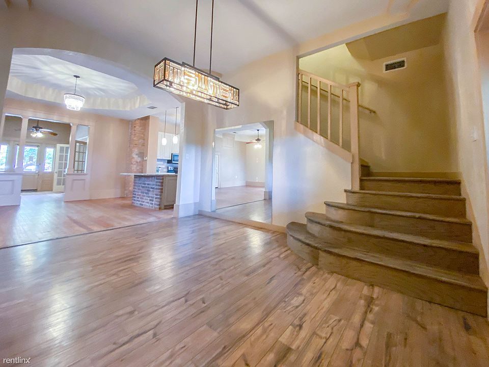 1st image of 156 Park Ave