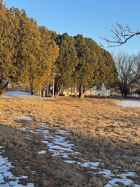 1st image of 1601 Peterson Rd S