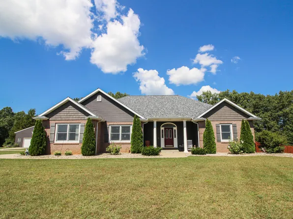 17700 Brad Ln, Three Rivers, MI 49093