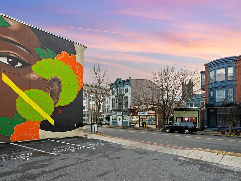 1006 N 3rd St — Photo 14