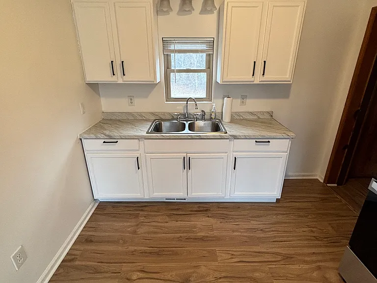 160 W Scripps Rd — Photo 6