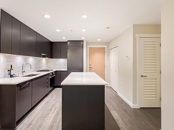 4th image of 9233 Odlin Rd #115