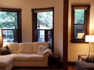 700 W Buckingham Pl APT 1, Chicago, IL 60657