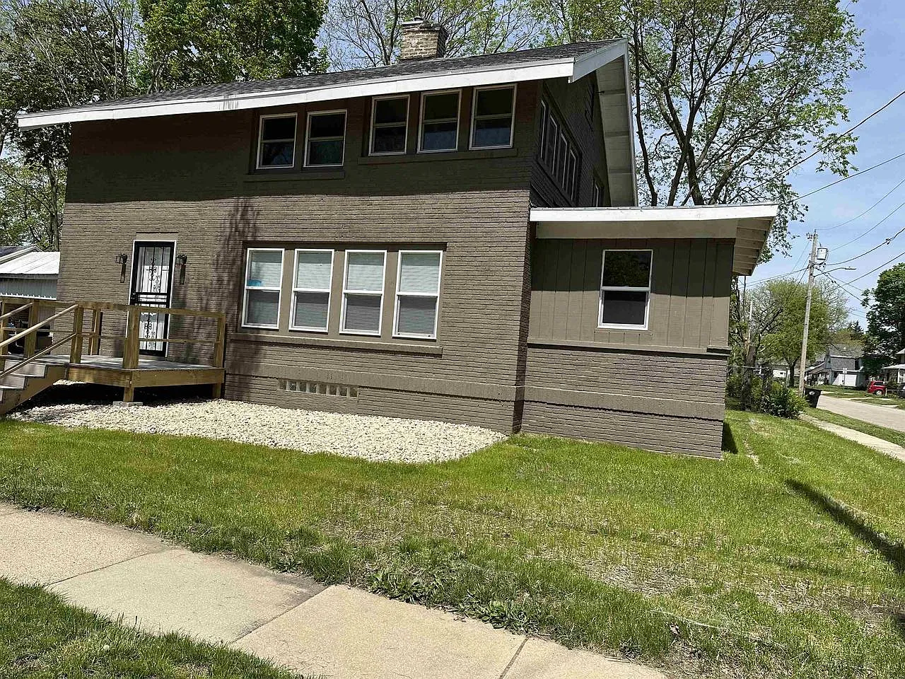 1121 White Avenue photo 1