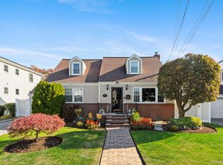 165 Lenox Ave, Uniondale, NY 11553
