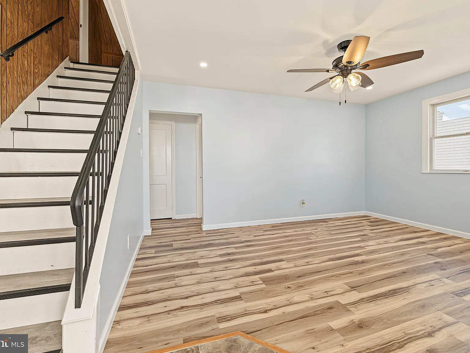 4 bed, 1.0 bath, 1322 sqft, $2,900 — Photo 1