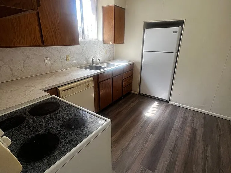 739 S Arthur Ave — Photo 5