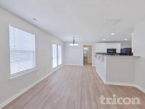 2nd image of 3010 Thistlewood Cir