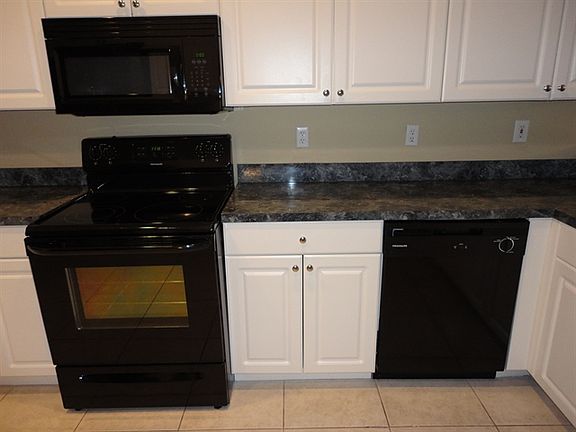 5th image of 450 Gardendale Cir SE